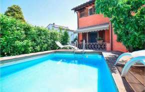 Cozy Home In Massarosa With Outdoor Swimming Pool, Massarosa